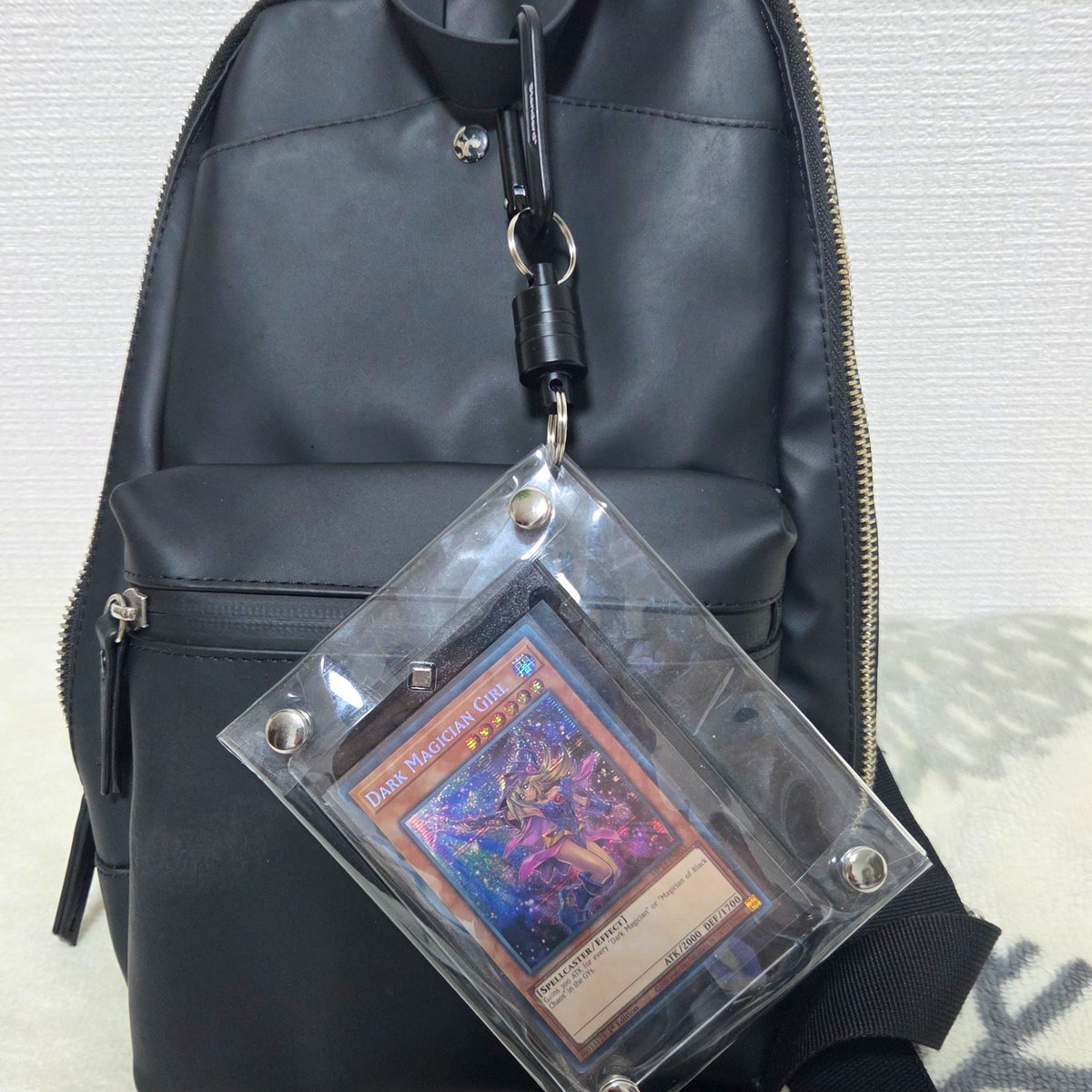 2utatane0728's tweet photo. ケンティーのおかげで遊戯王カードはファッションアイテムに昇華した

おれもブラマジガールと共に街へくりだそう https://t.co/PAckBHeMuw