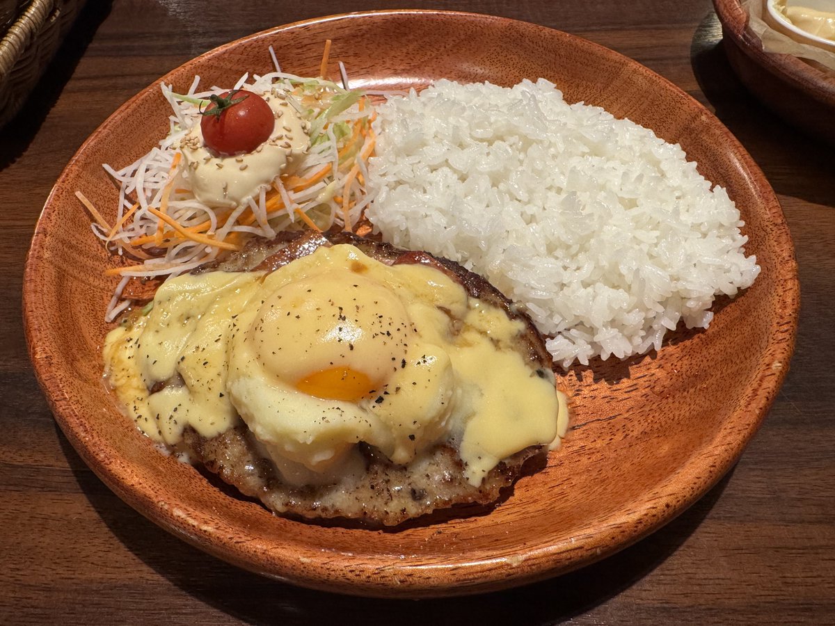 tomar_take's tweet photo. I'm at びっくりドンキー 八尾山城店 in 八尾市, 大阪府 https://t.co/yrWsyQFP5d https://t.co/LqkZeCxVv9