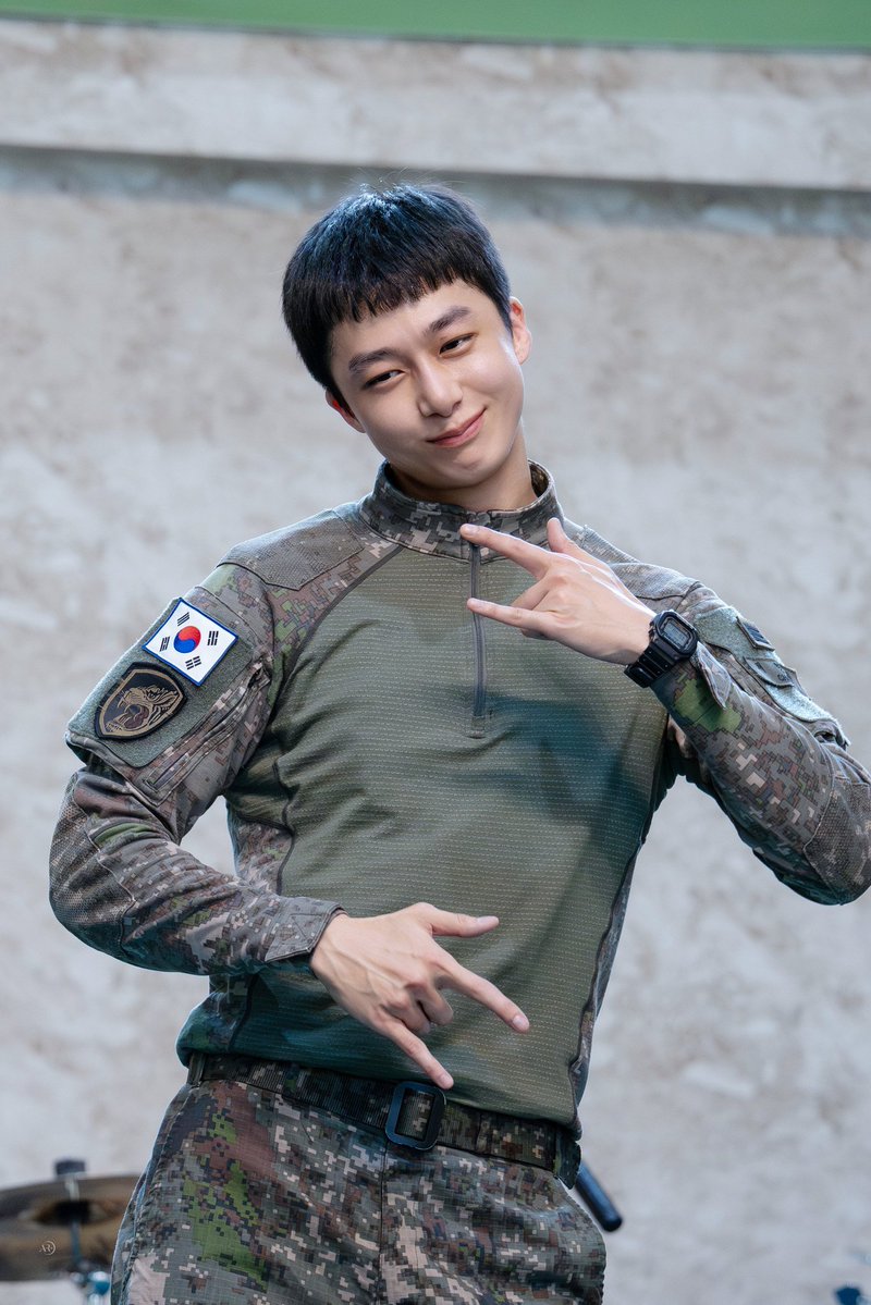 nunu__ym's tweet photo. 댕군인 슈퍼샤이
햄군인 드라마
채군인 마그네틱
그리고 ....

˗ˋˏ 균녀시대 ˎˊ˗ https://t.co/amCffQ4EeS