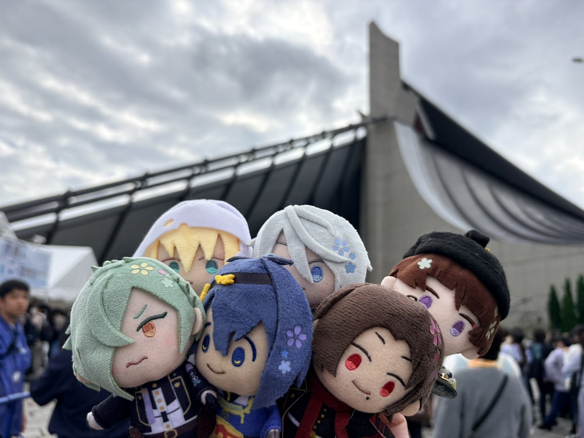 miihazuki's tweet photo. 刀ブレ行ってきたんだけど、前野くんが目の前で台本片手にセリフ喋って歌った……令和にキャラソンですか、最高すぎませんか、ほんとだって、嘘じゃないって…… https://t.co/rGagSum7KL