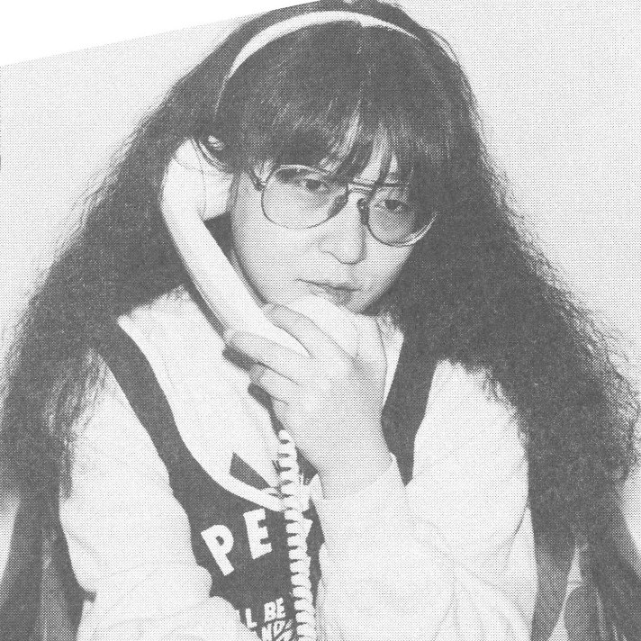 torianis's tweet photo. Dicen que los personajes siempre tienen algo de su creador, y en este caso Lum tenía la misma ropa que Rumiko usaba en la vida real ✨ icónico✨ https://t.co/39LZ1u2tSb