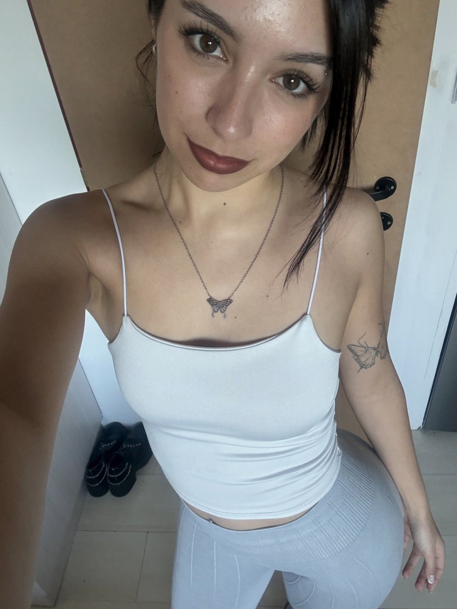 cutiedarlingg7's tweet photo. wishing the galaxies some peace tonight https://t.co/qXD1yl9k35
