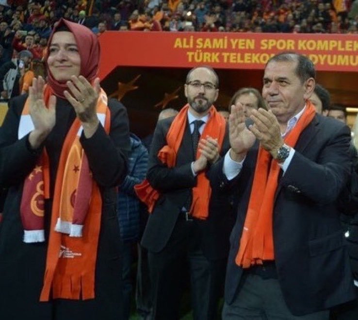 ynsemre85's tweet photo. @abisceylan A.q iktidara göre renk değiştiren takımın taraftarı mi söylüyor bunları https://t.co/6blthBTGj9