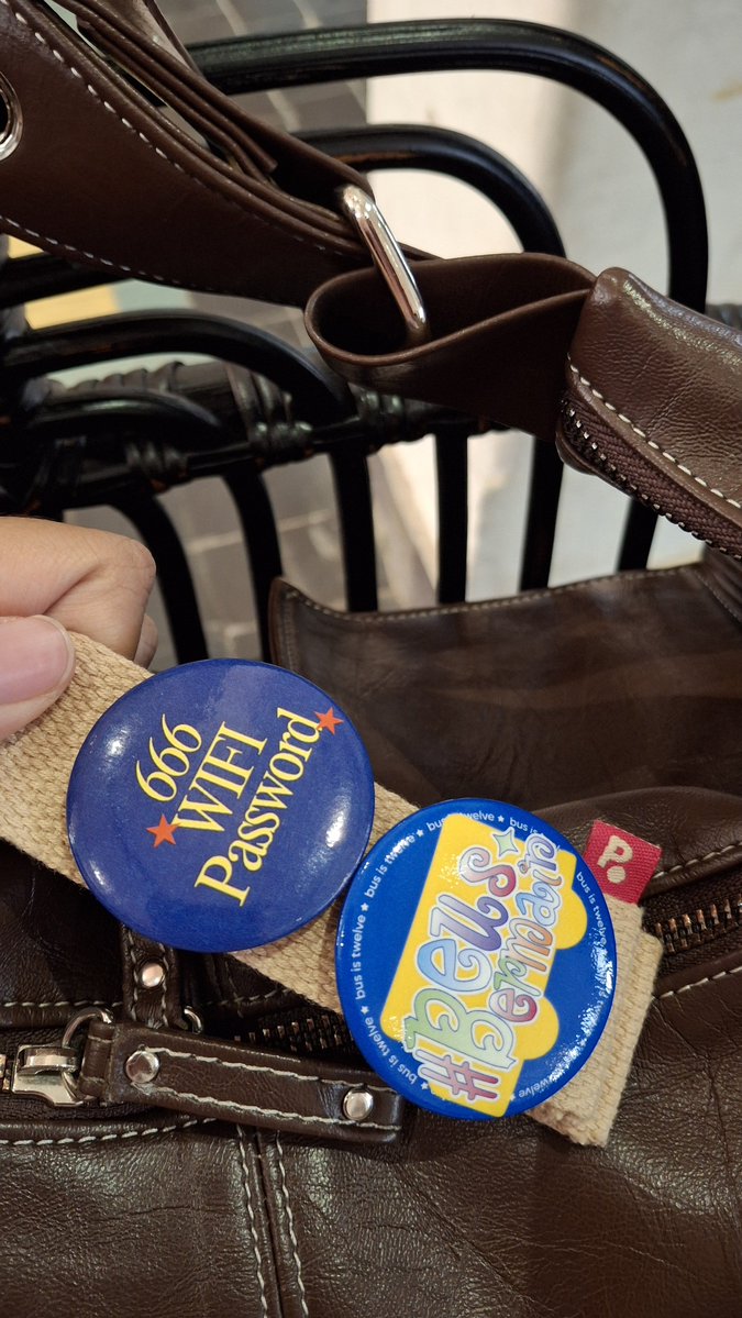 nextujoshy's tweet photo. kemarin udah bekerja skrg kita #beusbermain 🤭🤭 menurut gue tainek udh muak liat kita minum tz mulu tapi hari ini kita makan AYAM 🐓 https://t.co/SZbPWN46SN