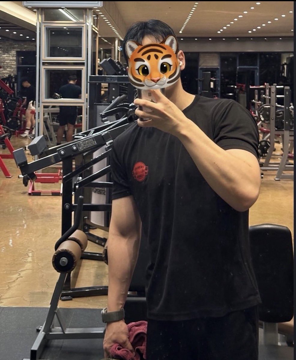 inzardz's tweet photo. 오프 그런 숭한거 말고 그냥 디엠이나 하자고 https://t.co/7B6bi30EPF