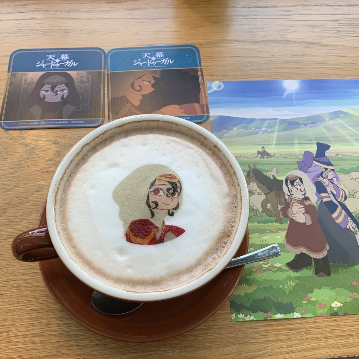 kurooimichi's tweet photo. 天幕のジャードゥーガルコラボカフェに滑り込んできました
ゲル風ケーキとても美味しかった！のんびりシタラを描いてみました🐏
コースターもココアの柄もランダムだったはずなのにシタラ尽くし🫶緑がいっぱいで良いカフェだったな〜
#天幕のジャードゥーガル https://t.co/GmJeJBJkBw