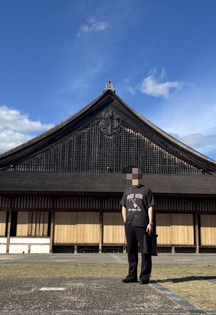 dZDB8UWnSWVXvIZ's tweet photo. 本日のコーデ in 丹波

シャツ #LEABOBERG
Tシャツ #VINTAGE
パンツ #seya
靴 #forme 
鞄 #narusehumihito 

やっと秋らしくなってきて観光日和の１日でした。ちょっと気温高めだったのでウールパンツはミスったけど。
やっと着たい服が着れる季節に。 https://t.co/eg5FF8nDbF