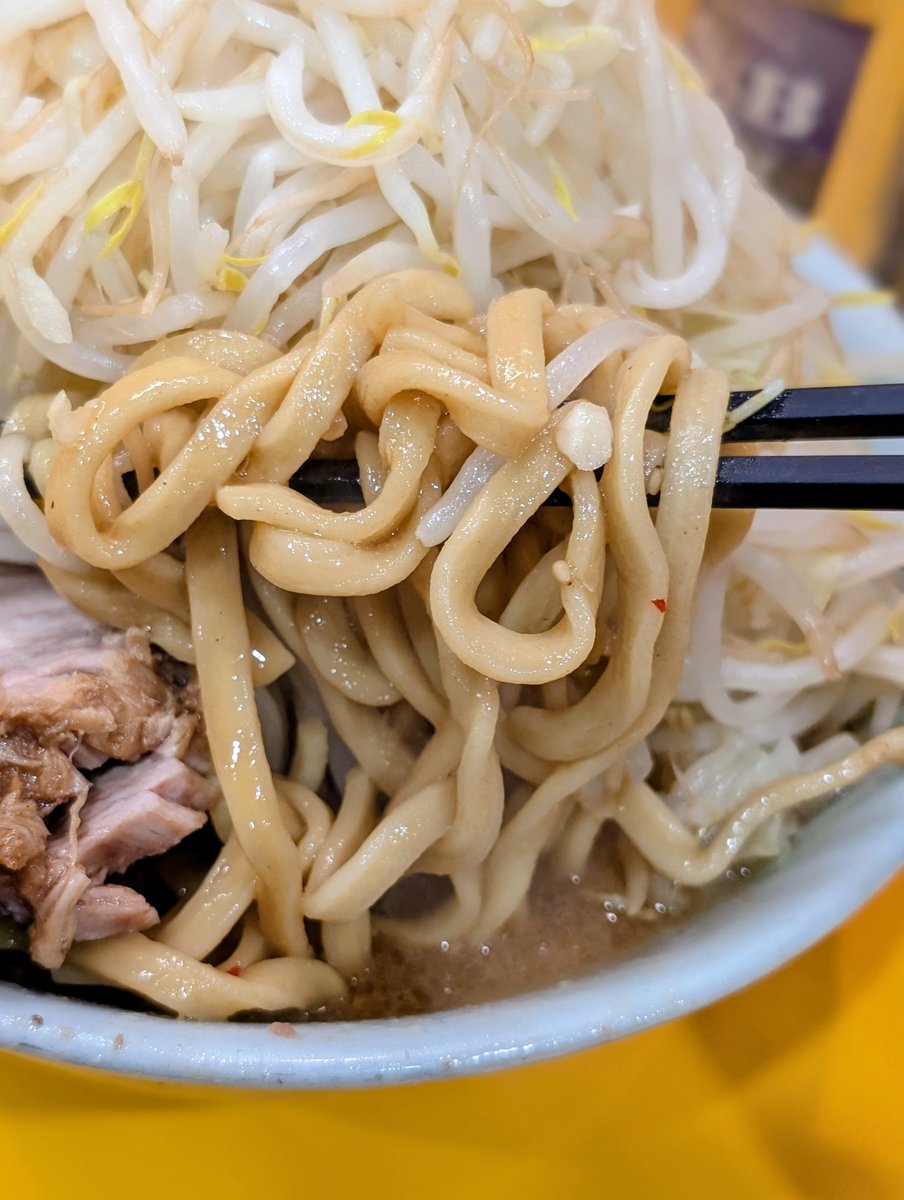 divers0777's tweet photo. 野猿二郎
えびざるラーメンニンニクマシマシ野菜
3回目のえびざる合戦🦐🐵
貴重なニンニクを入れても許される日🧄
うまかったーごちそうさまでした https://t.co/98a6db7Sc8