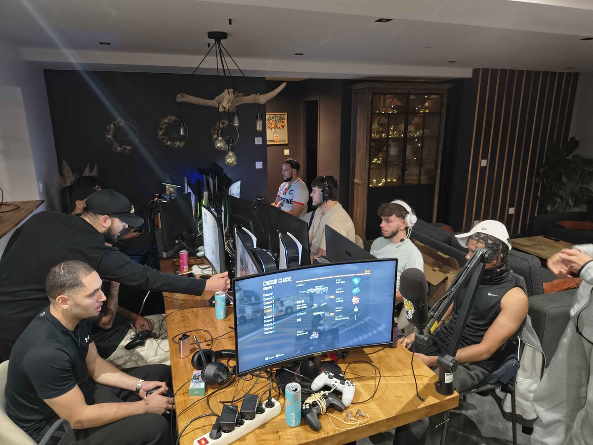 SeedSoww's tweet photo. 👀👀 VLOG SOON https://t.co/twumOtTrCO