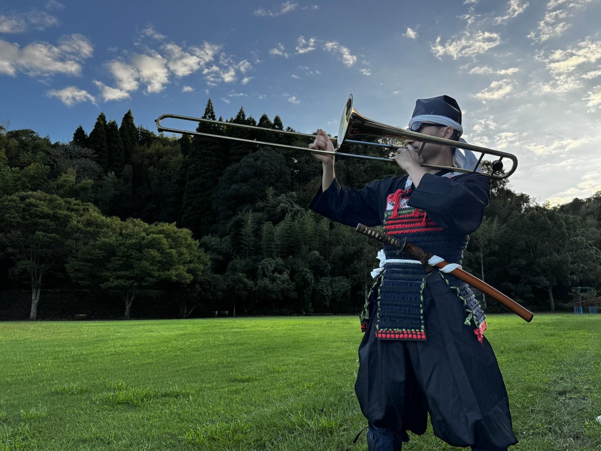 takeo1945's tweet photo. これは法螺貝に癖がありすぎる武士 https://t.co/nSzlgd7Pe4