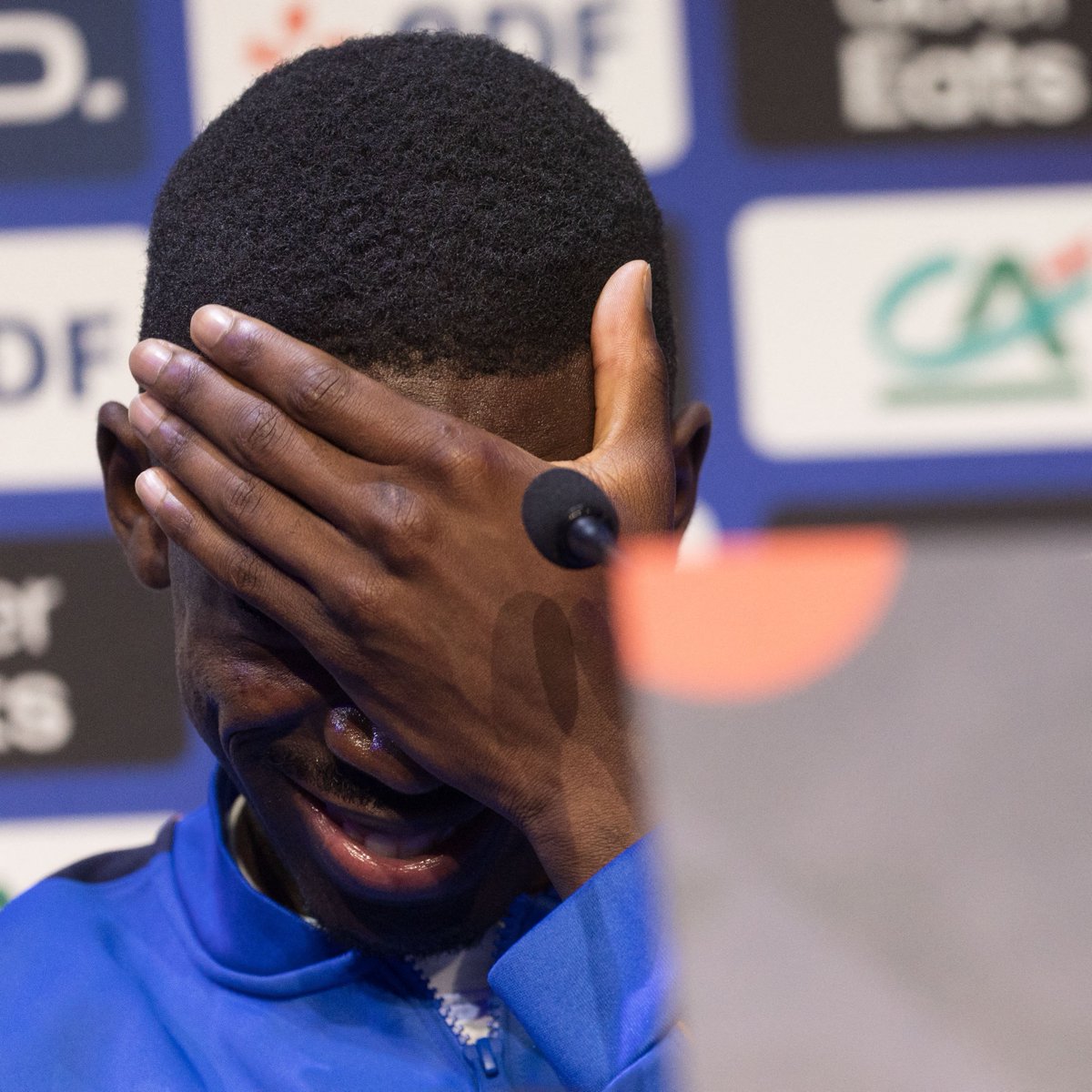 footmercato's tweet photo. 😬🇫🇷 | Ousmane Dembélé prend TRÈS CHER après sa nouvelle prestation décevante avec l’équipe de France !

Étincelant avec le PSG ces dernières saisons, le Français peine toujours à reproduire le même rendement sous le maillot bleu. Un contraste qui devient de plus en plus difficile à ignorer.

Dembélé ne compte que 7 buts en 59 sélections avec l’équipe de France, très loin de son rendement en club.

Sa nouvelle sortie compliquée a donc relancé les critiques autour de son rôle et de son statut chez les Bleus. 🇫🇷👀

💬 Comment expliquez-vous cette différence entre Dembélé au PSG et en sélection ?