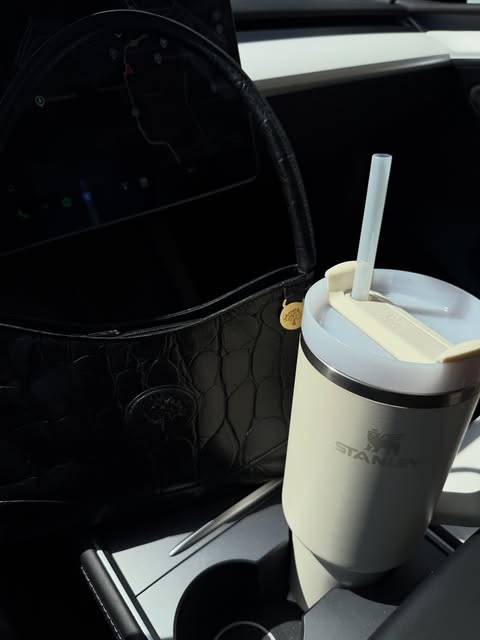 Smart2898's tweet photo. Silent luxury speaks volumes 🖤🪙✨ https://t.co/q1m7K4QQXK