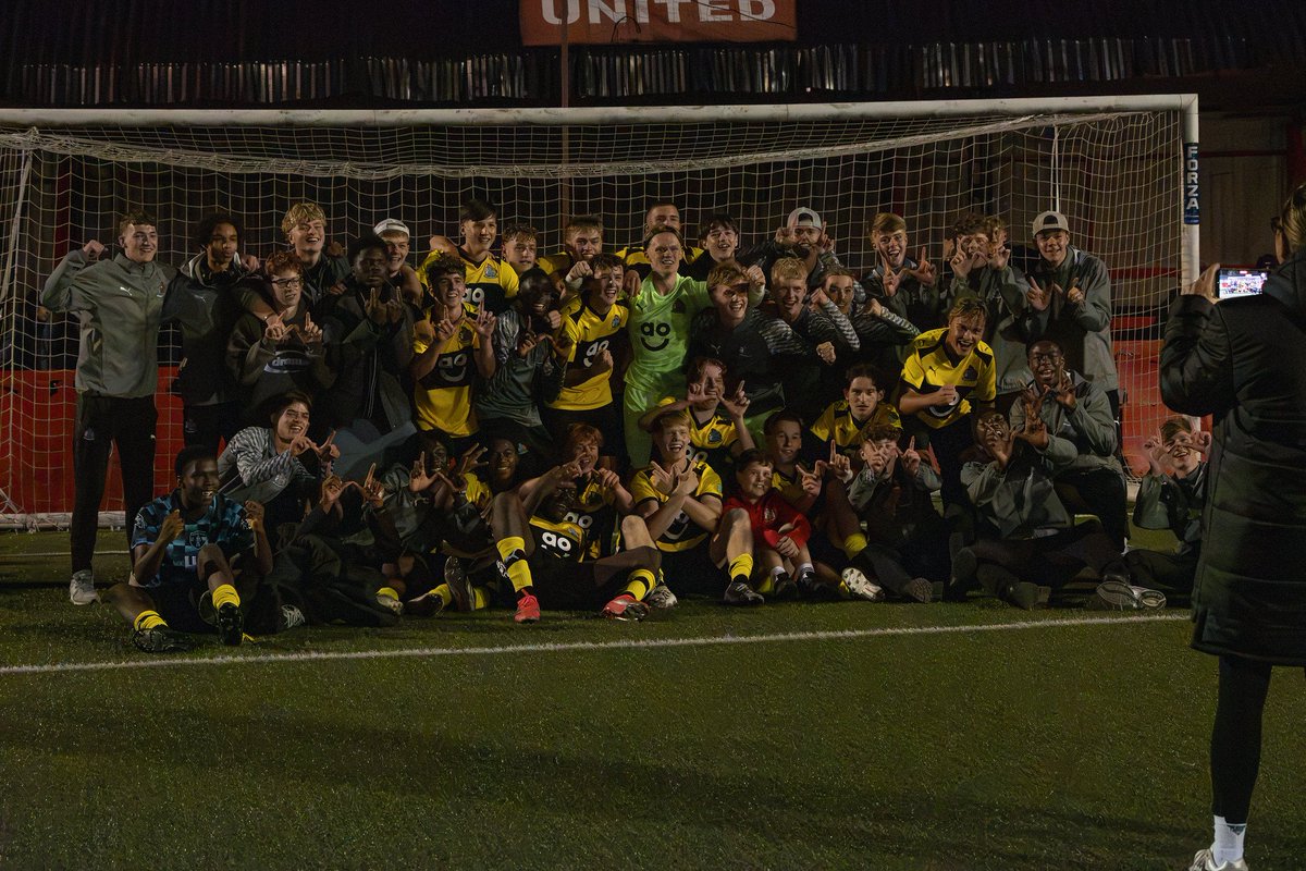 altrinchamfc's tweet photo. While we're waiting for this afternoon's pre-match build-up to start from Boreham Wood, why not catch up with all the action from last night's #FAYouthCup win at Hyde United, courtesy of Brian Flynn 👍

📝 https://t.co/SKOESbLorw

📸 Ayush Bhattacharjee | #Alty https://t.co/kVtCdModL8