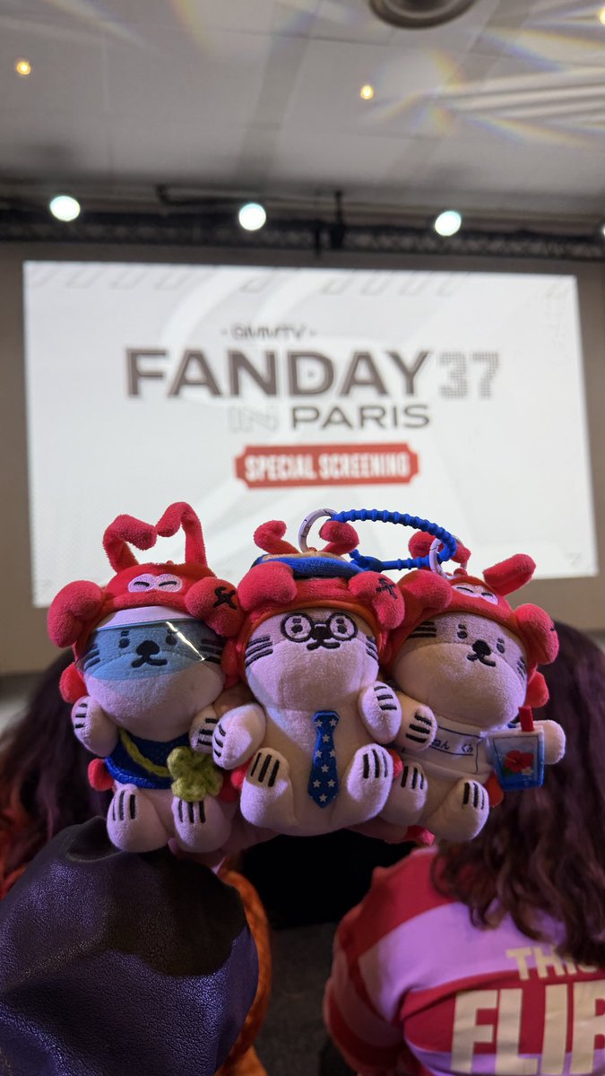 days_with_thai's tweet photo. Ready to meet seakeen in France🇫🇷 
😆😆

BONJOUR SEAKEEN IN FRANCE #SEAKEENxFANDAY37INPARIS
#GMMTVFANDAY37INPARIS https://t.co/8w3ov2E0gN