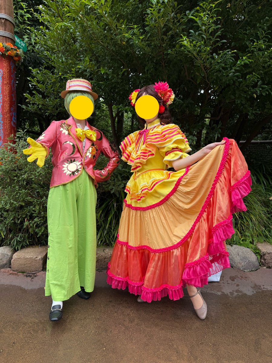 cocoropDDD's tweet photo. ダングロ　ホセとラテンダンサーさん💃🪇

すれ違いざまにワ！！となってお声がけさせていただきました🥺￼💛
にぎやかな衣装同士、しかも聖地なロストで出会えて嬉しかったです🫶🏻
しかも相互様だったことにびっくり😂

#Dハロ仮装2026
#Dハロ仮装　
@Nanaha45049849 https://t.co/pDlSe0vLw7