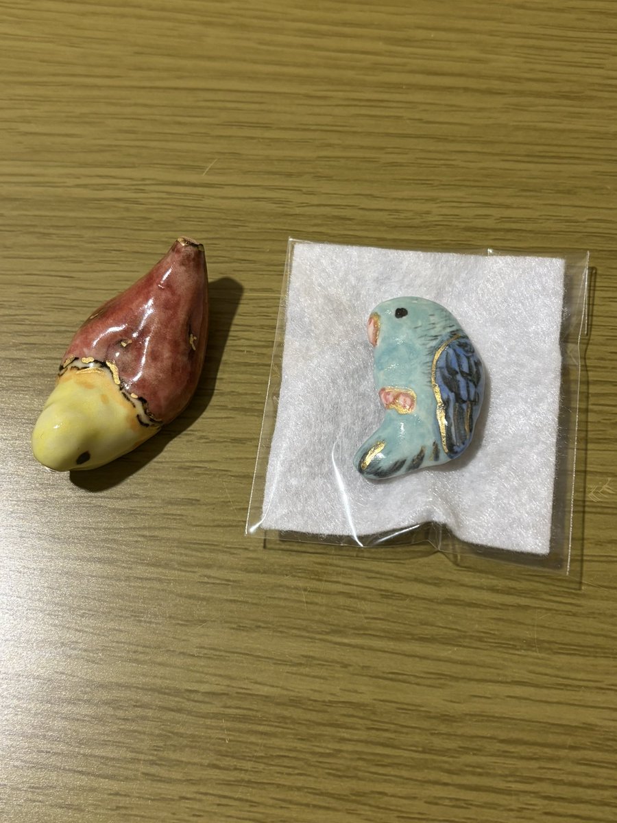 rina_pipopo's tweet photo. 本日は不思議の星のサザナミの展覧会へ。
サザナミまみれの素敵な空間だった✨
ぴーぽに一番似ていたブローチと、イモサザナミの箸置きをお迎え🐦🍠可愛い🥰

#不思議の星のサザナミ2026 https://t.co/zku1HpGuE3