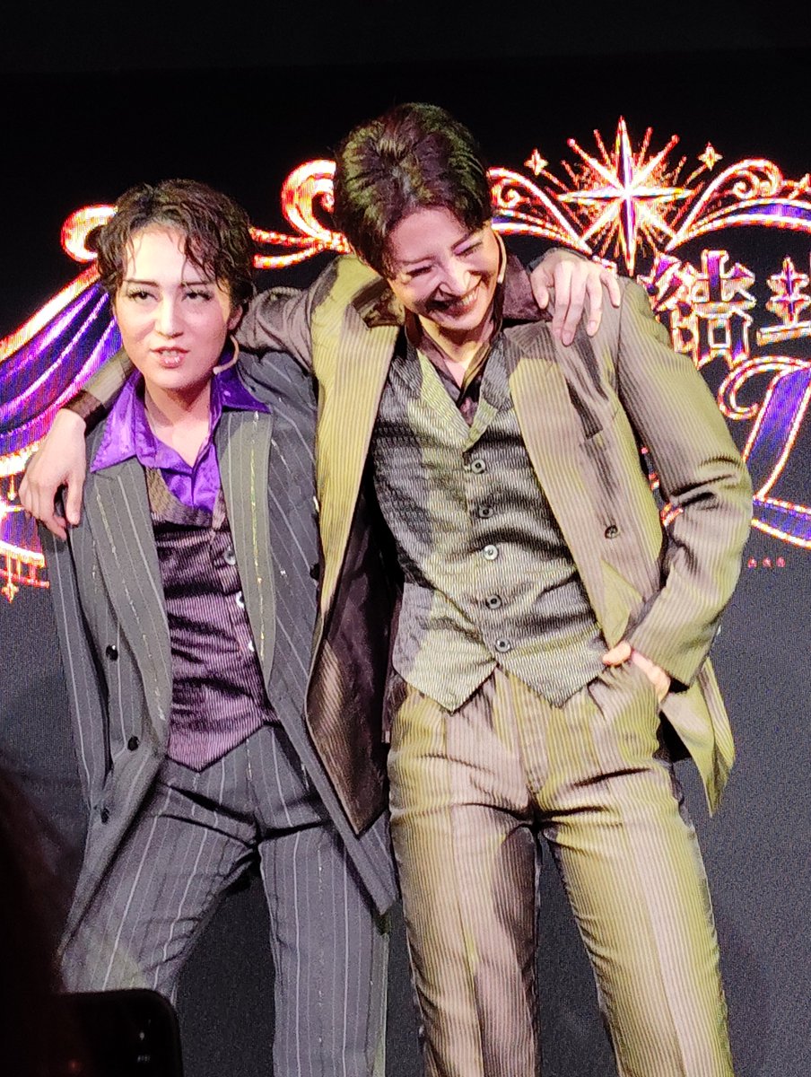 rokumarudan's tweet photo. お歌が前と同じかも？違う？なんか、ぜんぜん違って聞こえる。
PartⅠから今回のⅡへ。この間にそれぞれが積み上げてきたもの。
駄菓子菓子！
カッコいい君達がモテない設定は(；・∀・)何か余程、残念な要因があるんだろうなぁ〜と、ちょっと色々考えながら(⁠*⁠´⁠ω⁠｀⁠*⁠) https://t.co/aNeLBnUOdq
