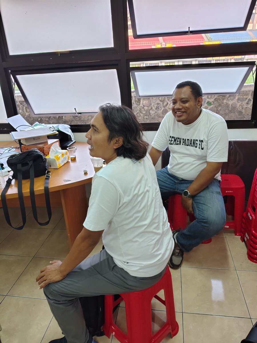 InfosuporterID's tweet photo. Ngobrolin soal #TiketTimnas
@fim_mifta x @mildandaru https://t.co/QcVEJPl8ZK