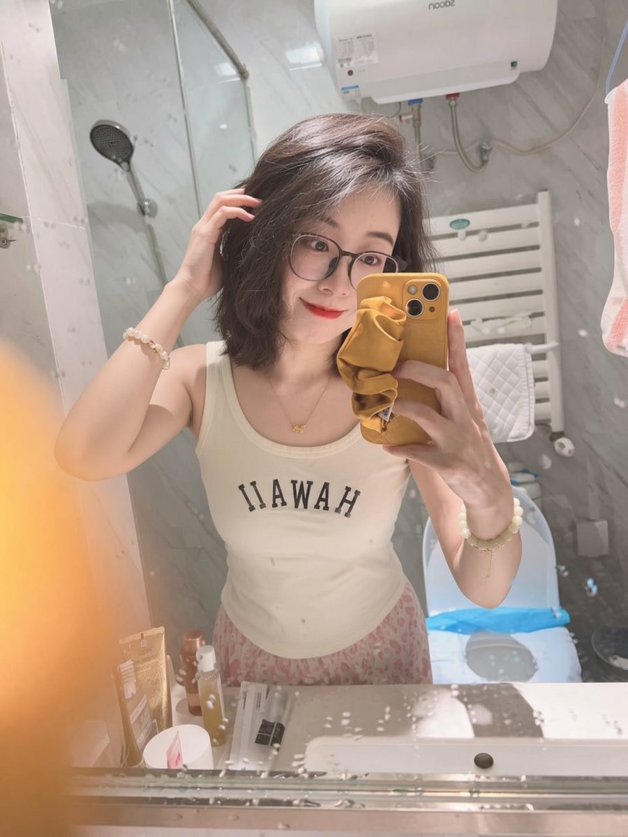 TebekaHanna's tweet photo. 希望我学员永远不会翻墙，永远不会在深夜点开某软件......永远不会发现推上的我🫣 https://t.co/jL0K5pirBf