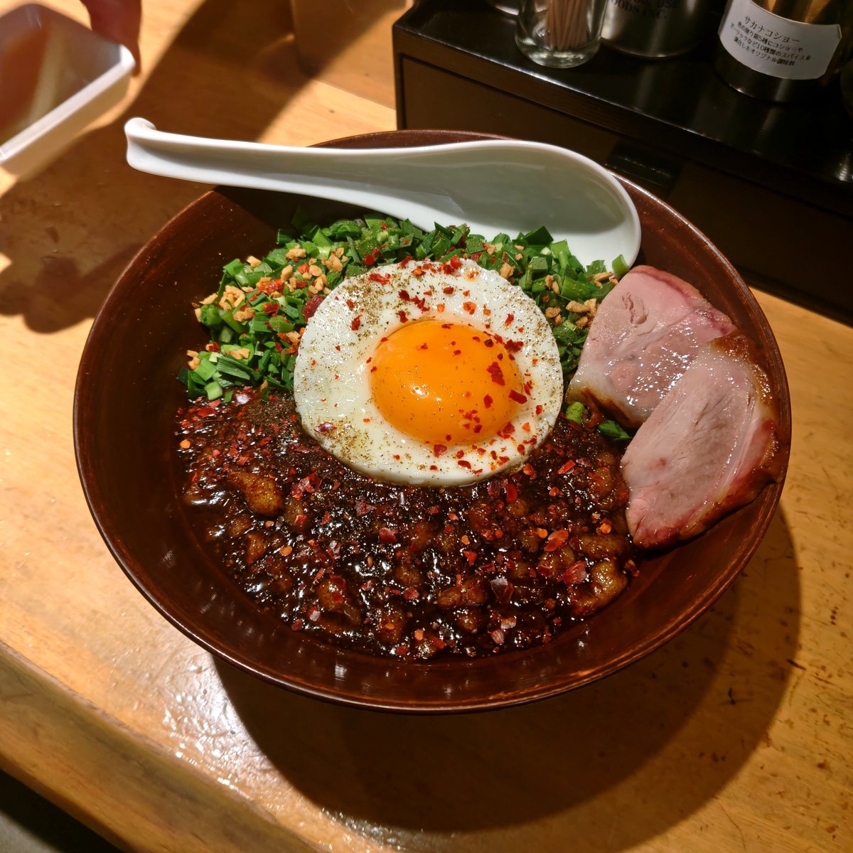 kani_tama's tweet photo. セアブラソバ3(追い飯付き)
バター 切落とし焼豚
今日が提供最終日ということで行かねばならぬという謎の義務感(?_?)
背脂入ってるというのにバターで油脂増ししました、おいしかったーごちそうさまでした!
#ふじ屋NOODLE
#FUJIYER
#HIRAMER https://t.co/MeRtmBFKE1