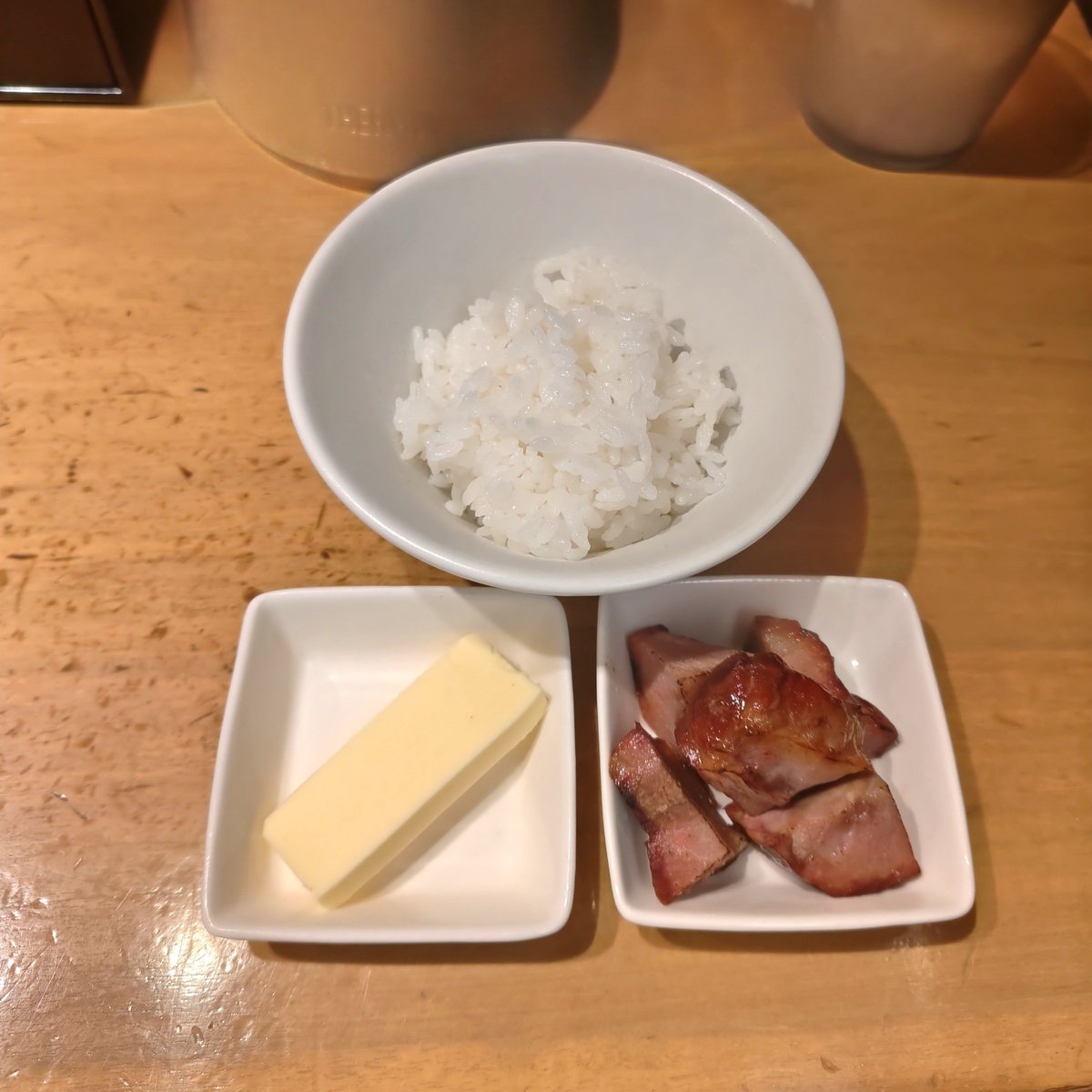 kani_tama's tweet photo. セアブラソバ3(追い飯付き)
バター 切落とし焼豚
今日が提供最終日ということで行かねばならぬという謎の義務感(?_?)
背脂入ってるというのにバターで油脂増ししました、おいしかったーごちそうさまでした!
#ふじ屋NOODLE
#FUJIYER
#HIRAMER https://t.co/MeRtmBFKE1
