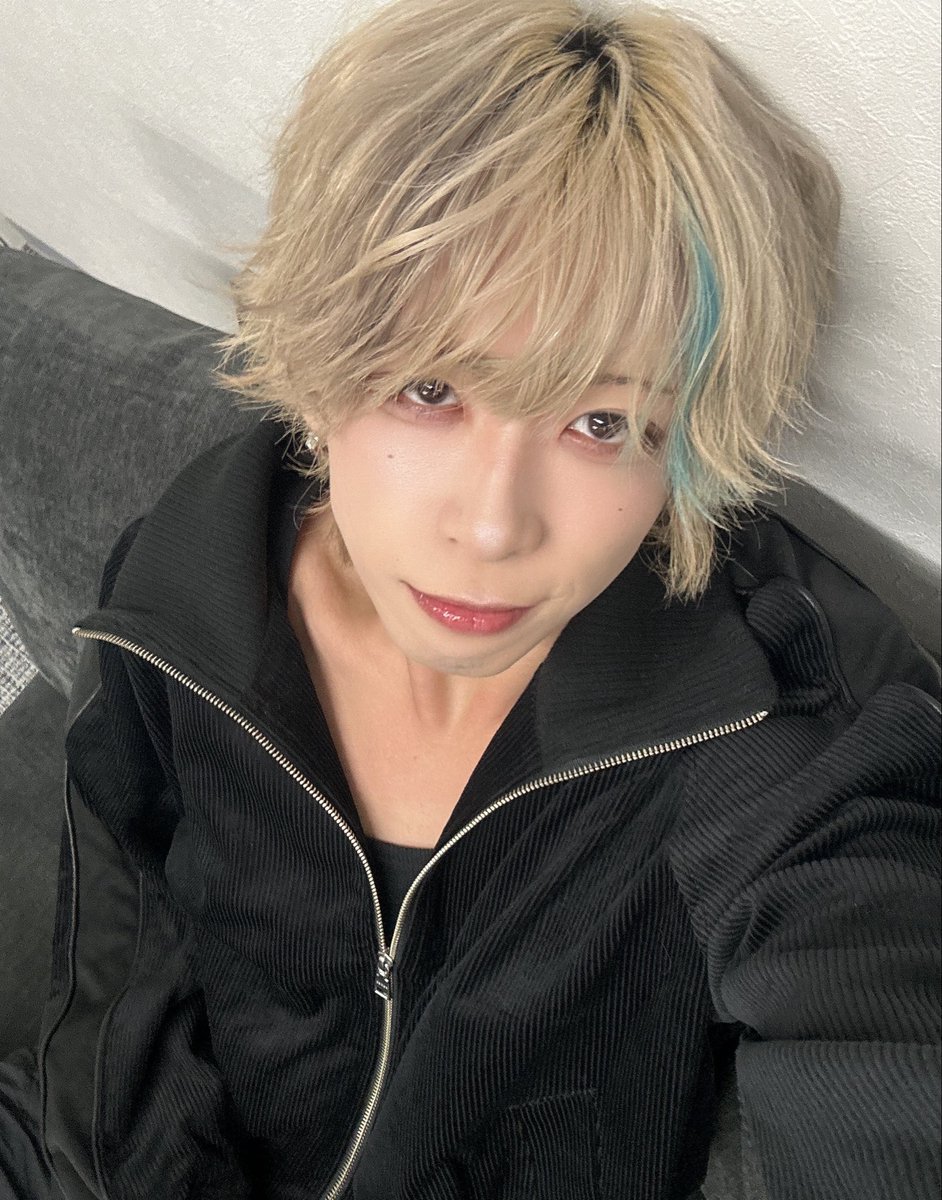 darlia_yuga's tweet photo. 10/3(土)オンライン特典会
ありがとうございました!

龍真くんpr衣装と秋服(デート)コーデ
GETしてくれたみんなありがとう〜✌️
届くまで秋感じながら待ってて〜
デートもちょっとラフな格好がいい派です許されますか🧎

次回は5日池袋W:IKE329でLIVEですっ
待ってるよ💪
#アンハニ https://t.co/rySAV0z7Mf