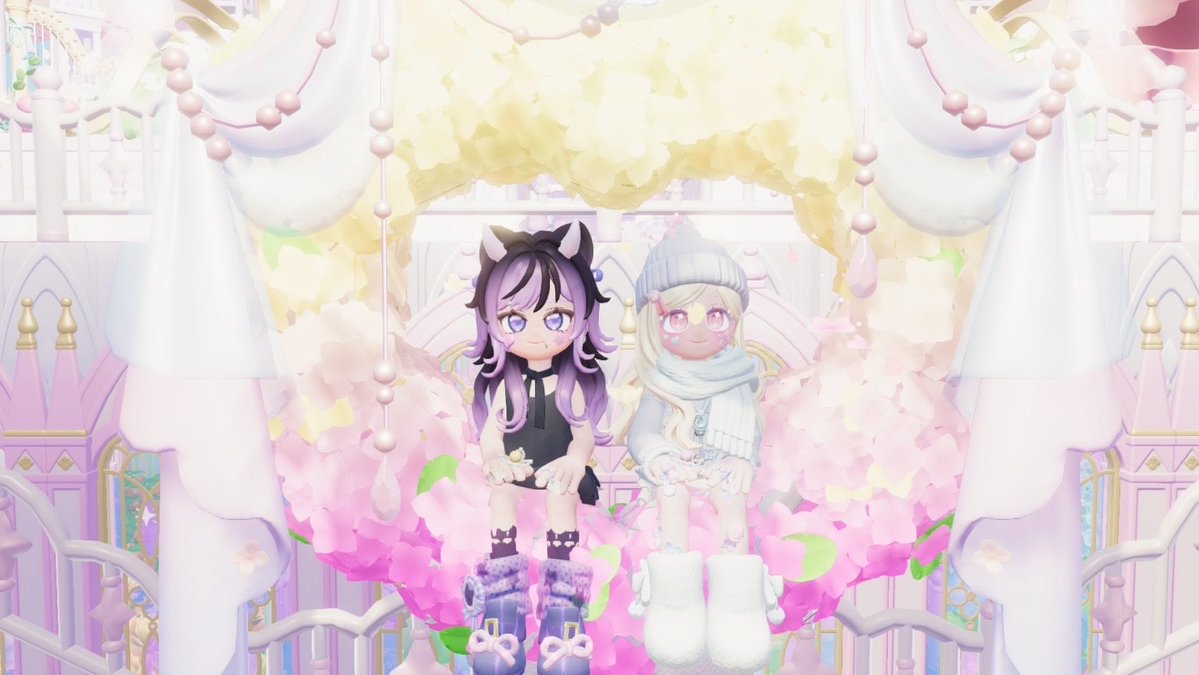 RuLu_666_'s tweet photo. かなぴに笑われてばかりの私🥺ww
メンヘラ女コーデしてたら
人形持ってくれた🥺♡
一緒にヘラろうね？？？？ https://t.co/Klj3BKMm1y
