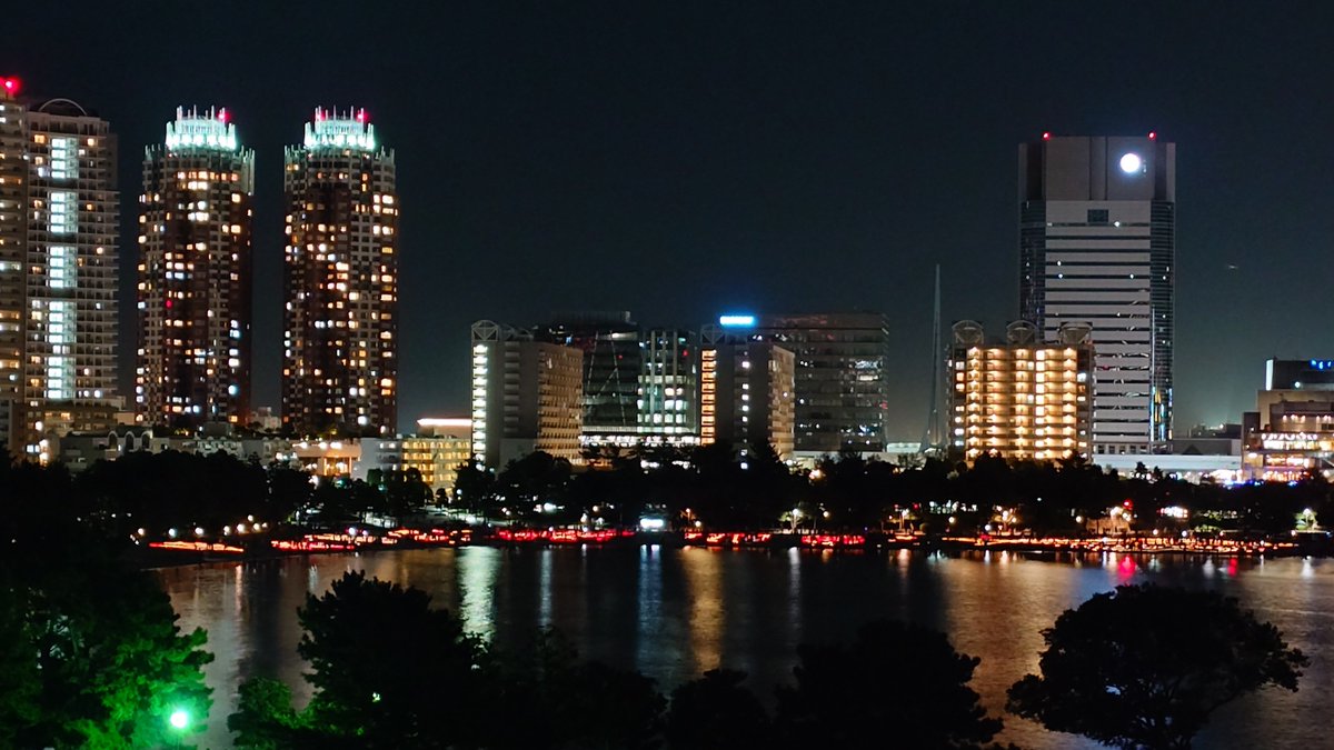 ariamk2's tweet photo. お台場行ったら、海の灯まつり開催してました！カメラ持ってくるんだった😅 https://t.co/MIS1ldv3S4