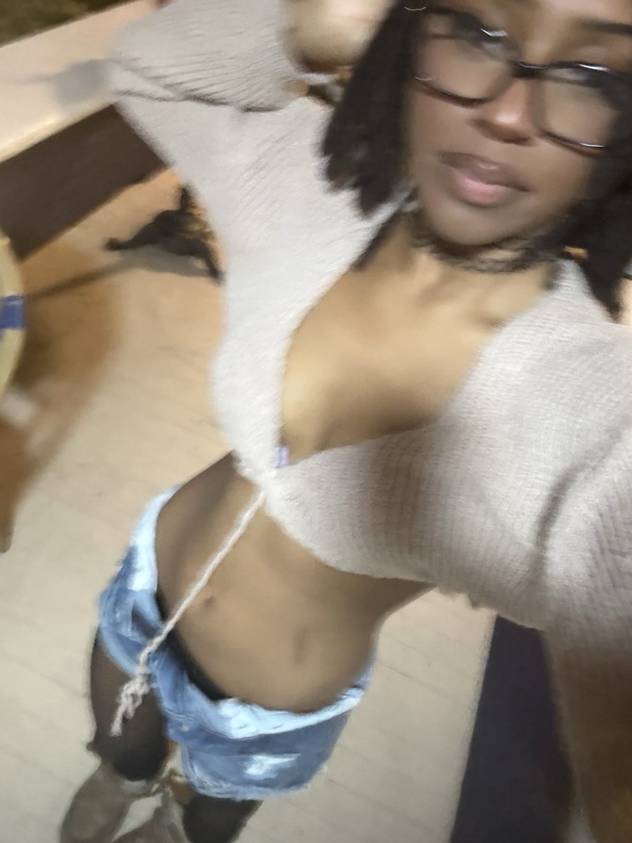 snoozefty's tweet photo. heyy 🩷 https://t.co/TcUDpkX6jr