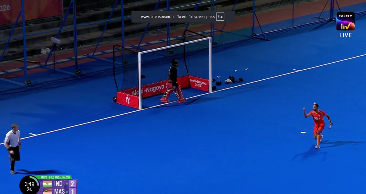 majja_ni_life_1's tweet photo. HARDIK SINGH MAKES IT 3–1 🇮🇳🏑
Hardik converts a penalty stroke to goal 🤙
#AsianGames2026 #INDvMAS #HardikSingh #IndianHockey #TeamIndia https://t.co/DdmTi6kQfN