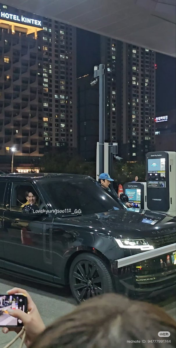 dd__dandelion's tweet photo. Kwangsoo driving Kyungsoo after the concert https://t.co/eaEgIVsmH5