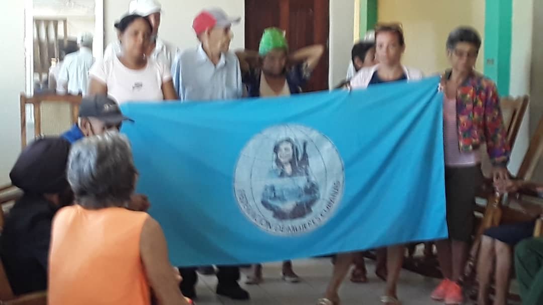 MildreyDelis's tweet photo. El adulto mayor es raíz y guía de nuestra historia; la FMC honra su sabiduría, su ejemplo y su entrega, porque en sus manos se sostiene la memoria y en su corazón florece la continuidad de la Revolución.
#FMCSantiago
#CubaEstáFirme https://t.co/tGZgrcwAOB