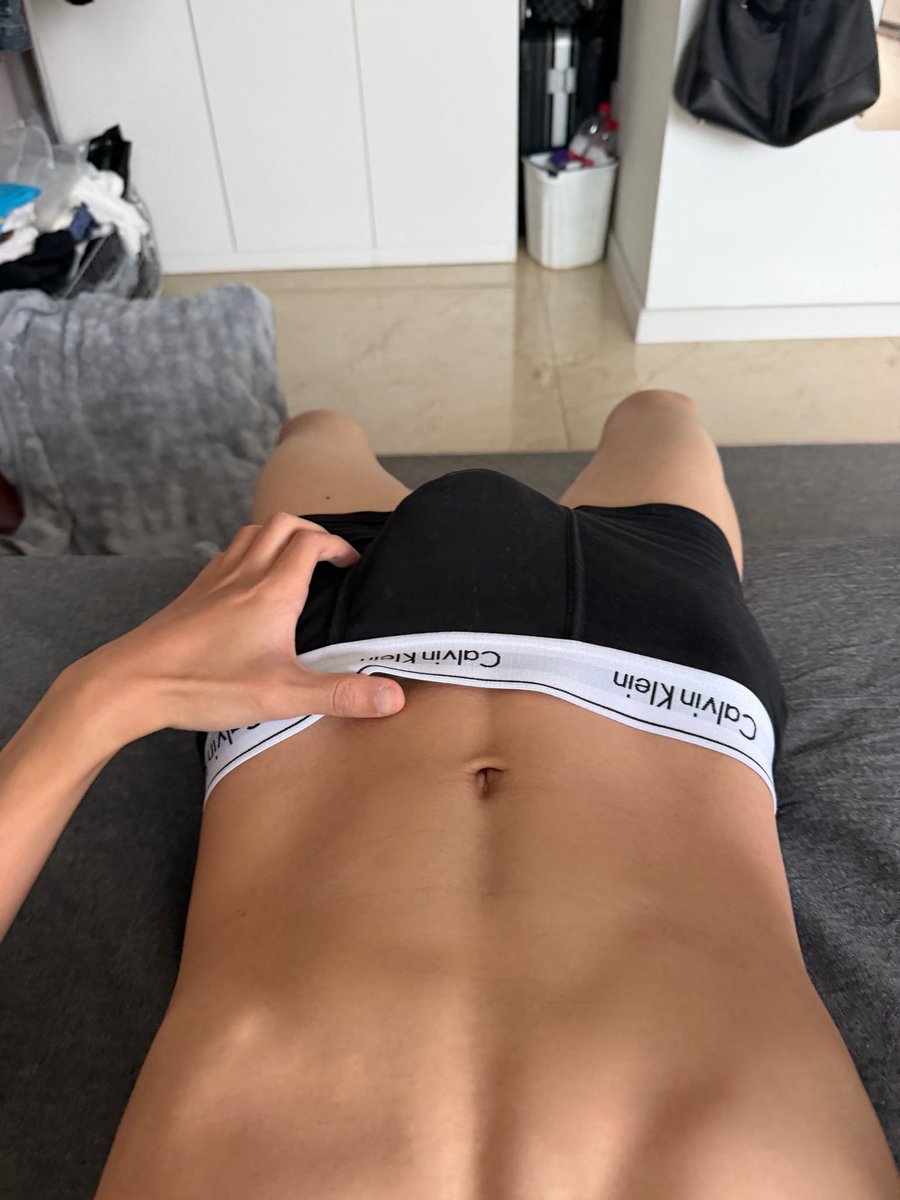 BBB0000932's tweet photo. 🤤 https://t.co/GnNu55eD88