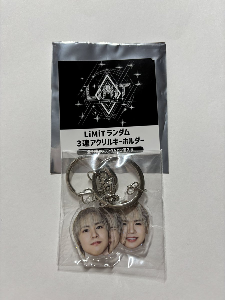 co_89xl's tweet photo. BUDDiiS LiMiT
ランダム3連アクリルキーホルダー 交換 

【譲】 SHOW

【求】 MORRIE または 買取

交換の場合、郵送優先またはLiMiT東京1/16での交換希望です！

他グッズも交換ポスト出しておりますので併せてお気軽にお声掛けください！

#BUDDiiS #BUDDiiS交換 #BUDDiiS譲   #BUDDiiS求 https://t.co/bZ0hG0lj0L