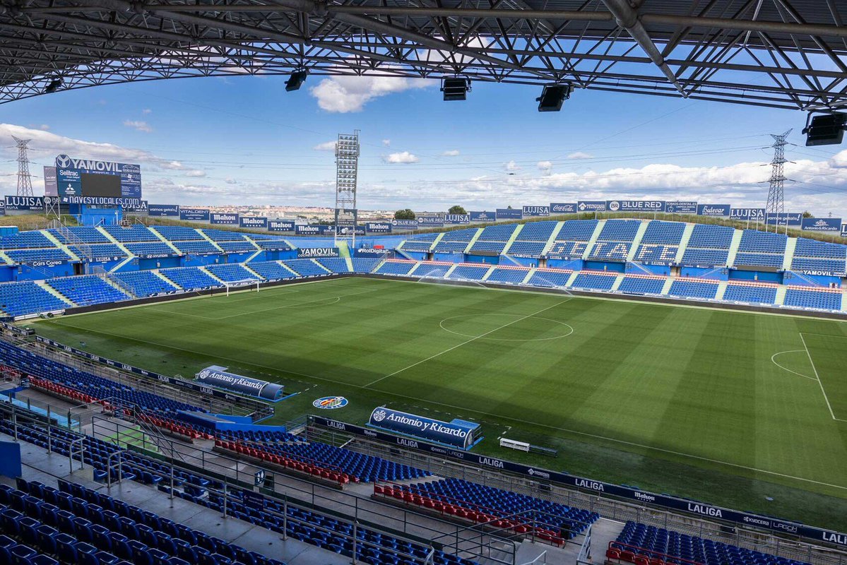 SevillaFC's tweet photo. ✔️ Nuevo horario confirmado ✔️

🏟️🔵 Visitaremos al @GetafeCF el próximo domingo 1 de noviembre a las 14 horas.

#GetafeSevilla ✈️ https://t.co/yjbCMyjMPu