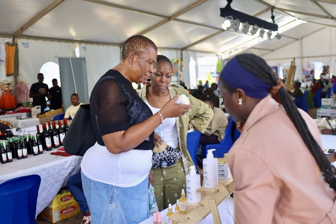 UNDPUganda's tweet photo. Ms. @NwanneObahor is at #ThePearlMarketplace today, supporting local businesses and creatives turning ideas and talent into 100% Ugandan-made products. 🇺🇬

Pass by Akamwesi Mall today to discover local brands, meet young entrepreneurs and support homegrown talent.

#TMP https://t.co/2Bnxkw35qn