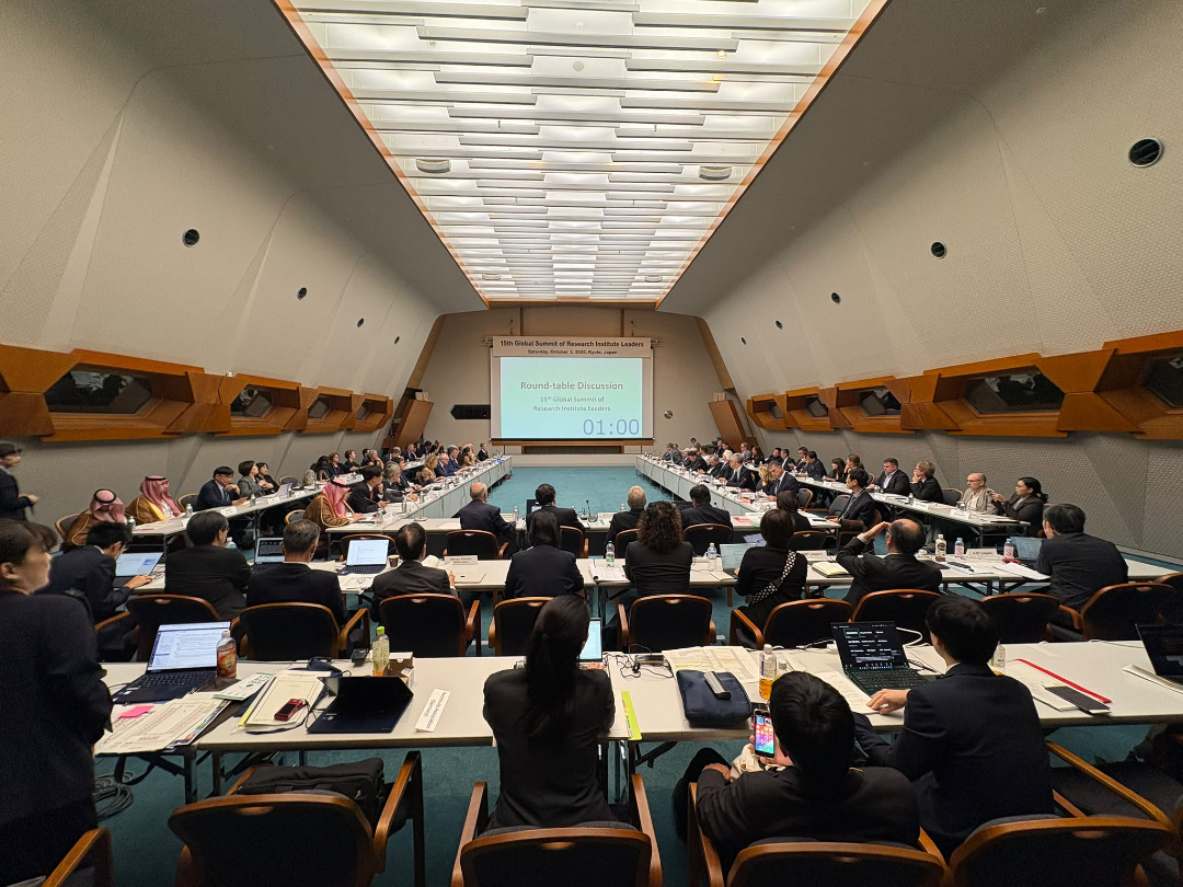 CSIC's tweet photo. 🌎El #CSIC acude al Foro de Ciencia y Tecnología en Japón, donde anualmente se reúnen los líderes mundiales de la ciencia, la política y la industria

💡El organismo de ciencia más importante de España se coordina con sus homólogos para impulsar proyectos multilaterales globales https://t.co/bfu8aftjSM