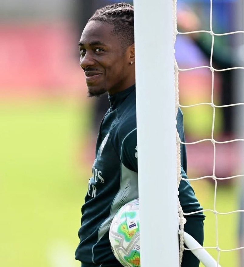 Philopearl_Afc's tweet photo. Chelsea and Man United fans just dey add weight dey go. Make next weekend quick come https://t.co/0OC51VrLOT