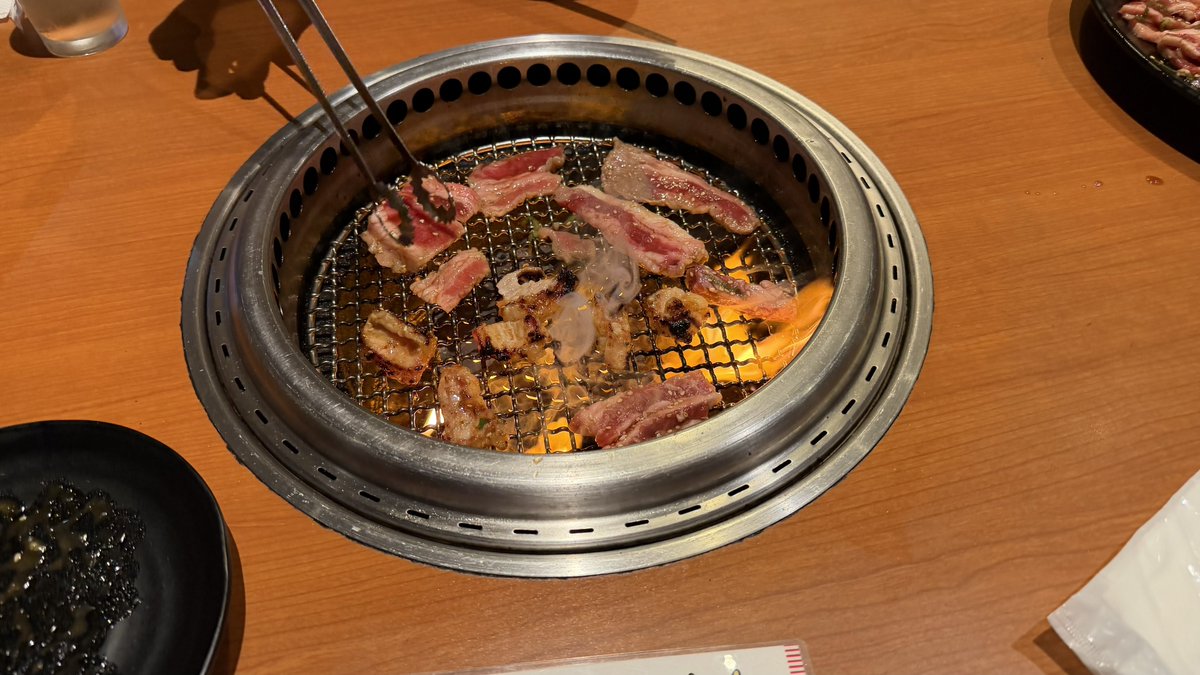 _dyukushi_'s tweet photo. わっしょいきっしょいまじかるふぇありー
焼肉 https://t.co/Ubpz2PTOYA