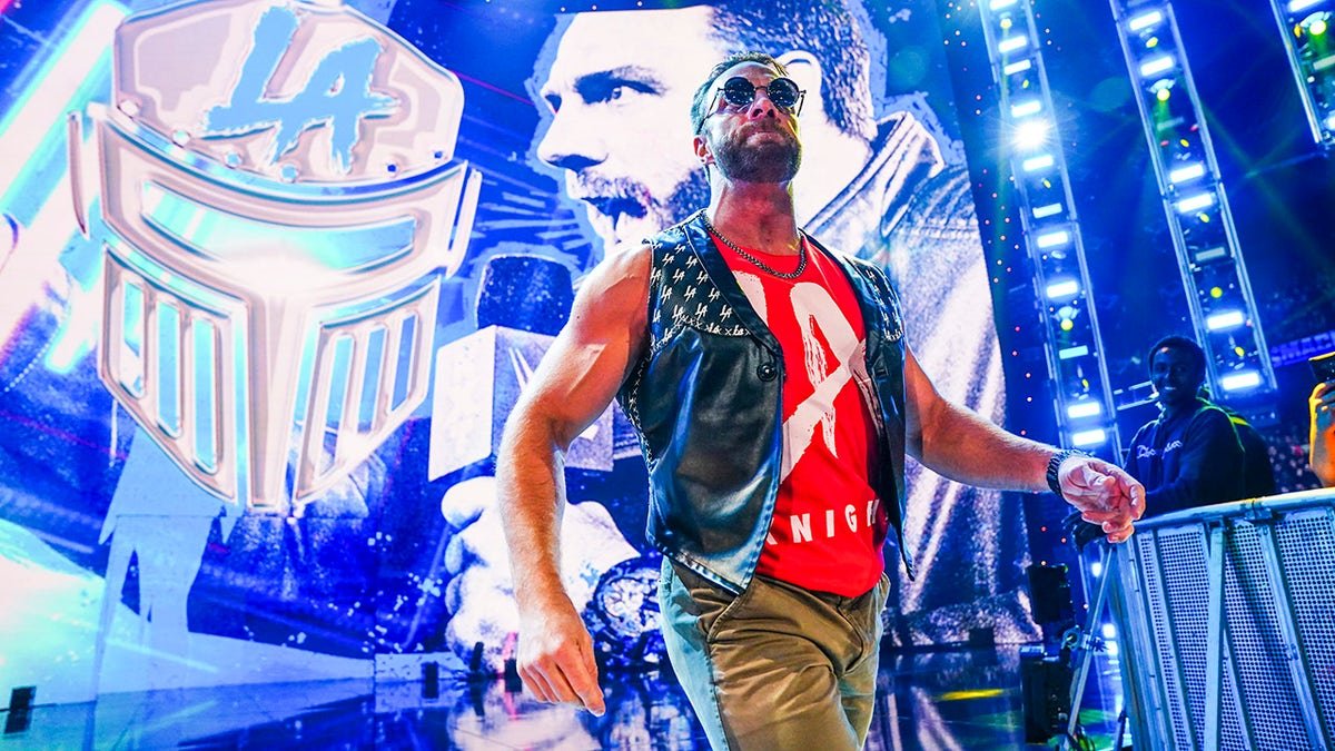 DFW_Wrestling's tweet photo. @jaydenfatuFed @LANightDFW's THEME HITS!

The crowd EXPLODES in cheers as Los Angeles Night storms out onto the stage, Matching the crowds electricity as he looks dialed in and FOCUSED. He walks around the ring. Making sure he scans Jayden Fatu before entering with a purpose. https://t.co/nus3VXvg8s