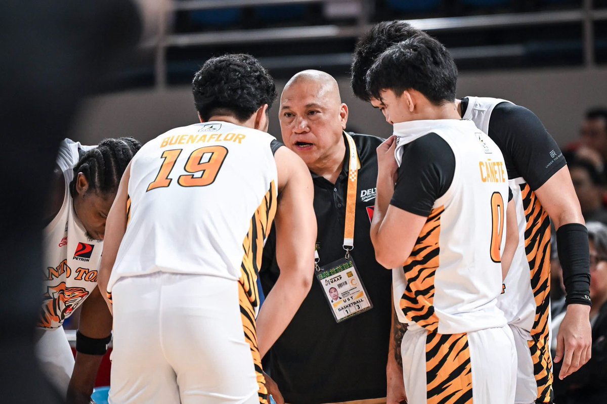 TheUAAPCentel's tweet photo. 📈 UST’s tribute game for Rene today:

- 57 total points 🫡
- 28 point deficit 🤫
- 20 turnovers 🔥
- 2-24 from 3 💦💦

This is dedicated for you, Rene. 🙏👆🥺