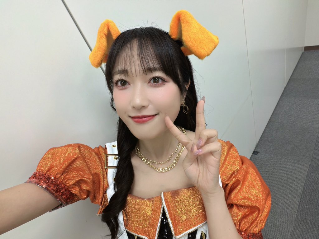 iRis_k_miyu's tweet photo. リリイベ横浜、ありがとうございました！
犬耳撮影会はレアでしたわね〜！特典会、最後の方までいてくれた方は絶対寒かったよね！！！風邪ひかないようにお家でちゃんと暖まってね。スタッフさんから沢山のハチの差し入れもらった。かわいい〜おいしい〜〜😭😭😭 https://t.co/zxK4j8jJRa
