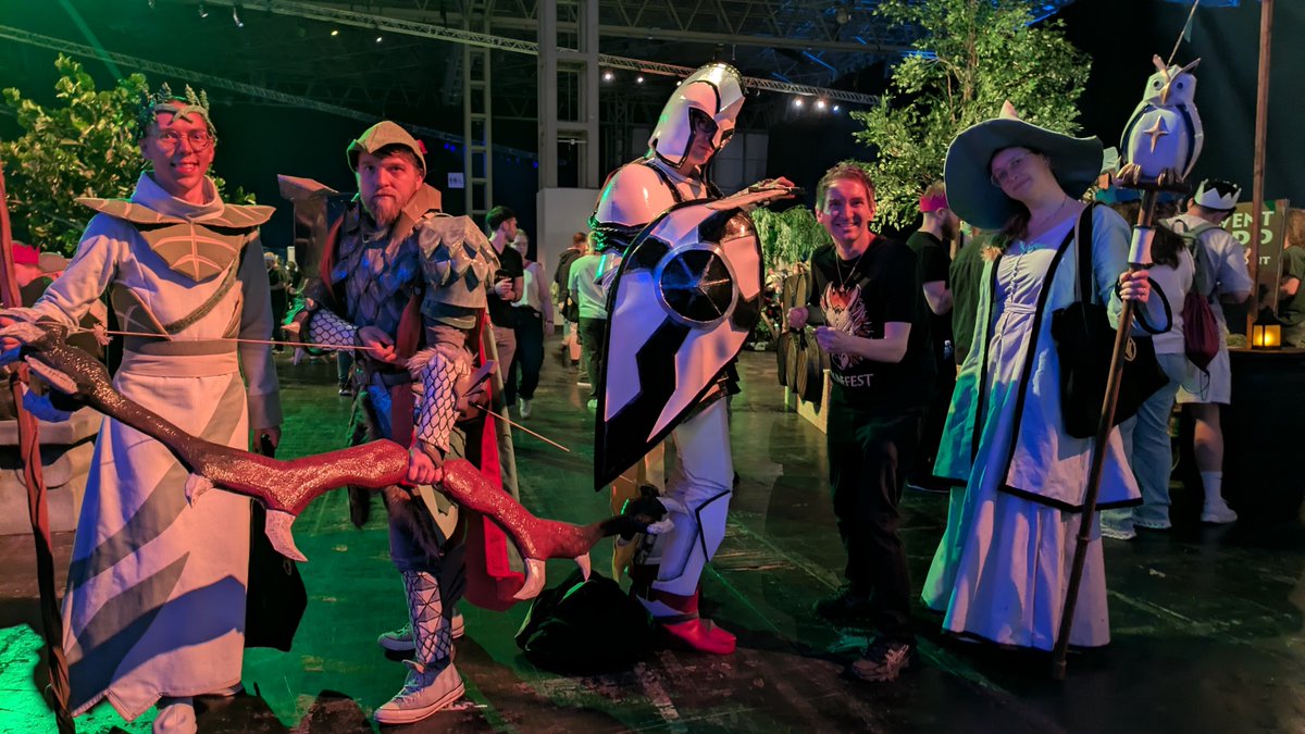 Rainyflix's tweet photo. The cosplays at RuneFest this year are incredible ✨🥹 Look at these legends https://t.co/bWnkDP7dpV