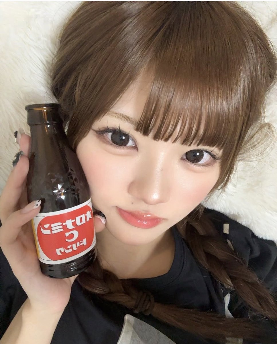 _0726Flower's tweet photo. 高校卒業したらまずは
りべろちゃん時代の茶髪に
するんだ♫みゅうまっててね💕︎💕︎ https://t.co/GSNYngIUlw