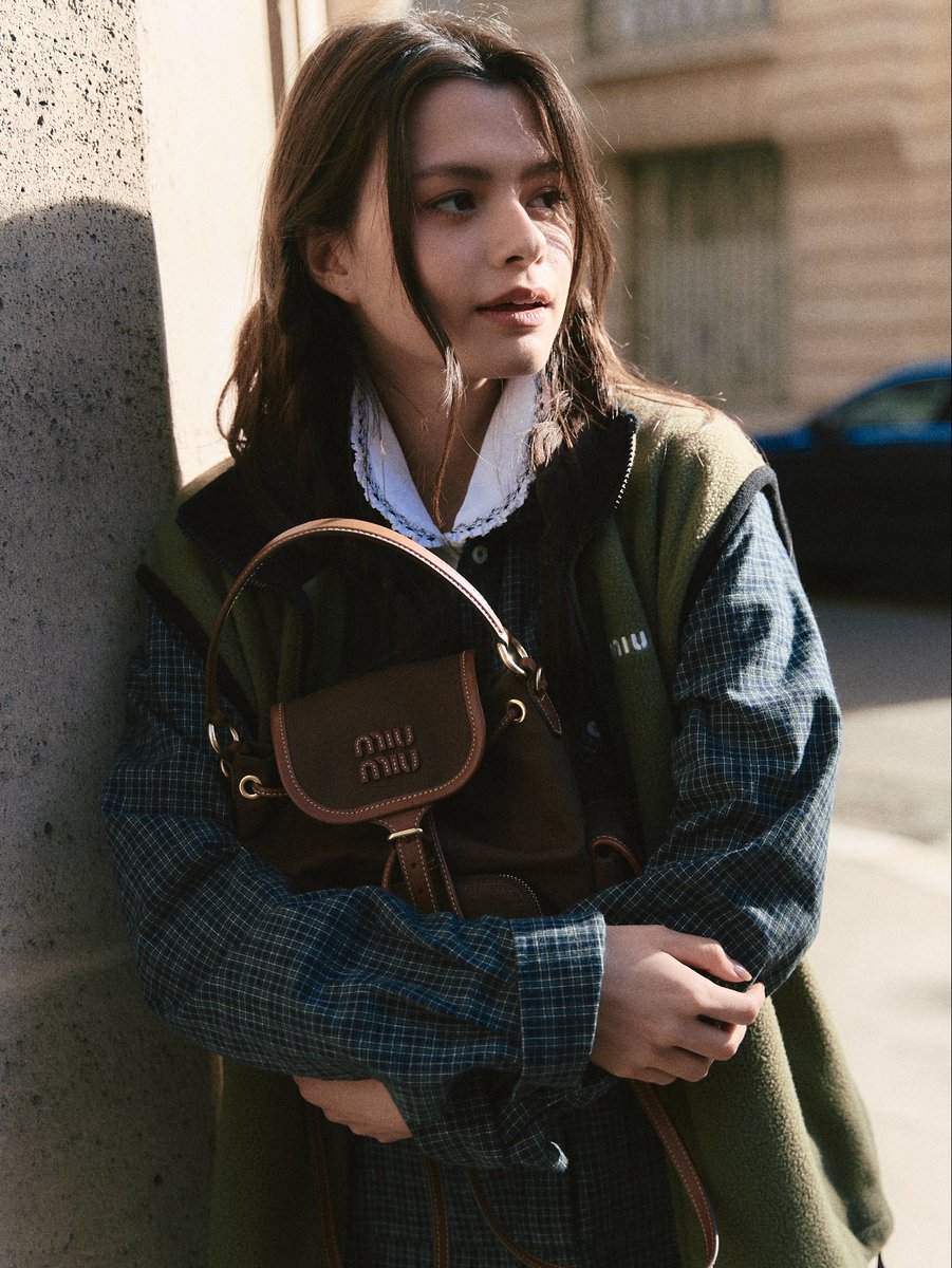 AngelssBecky's tweet photo. 👀

#MiuMiuPFWxBecky #MiuMiuSS27
#beckysangels #BeckyArmstrong @MIUMIUOfficial https://t.co/UYXQMHZDMu
