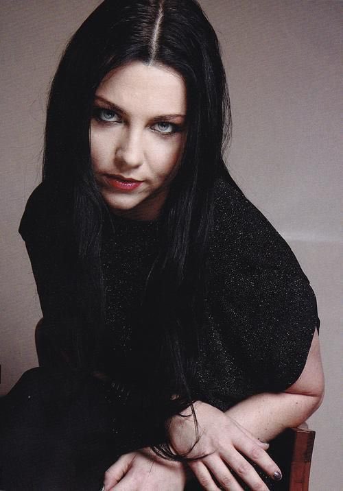 Schwarze_Black's tweet photo. イケメン貼りすぎてゲイ疑惑があるやも知れぬので、めちゃカワAmy Leeでも貼っておこう https://t.co/7PrxNmvRda