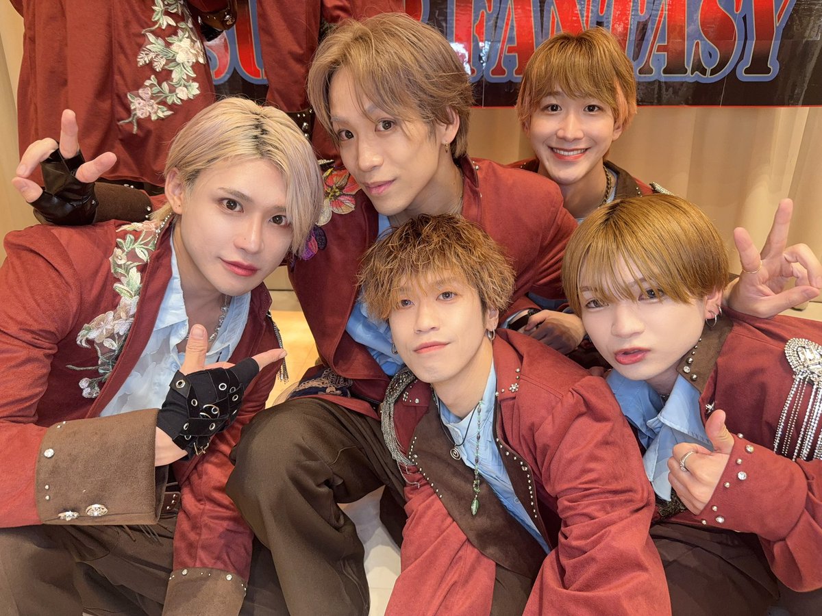 superfantasy_fv's tweet photo. ／
 ニットーモール
＼

リリースイベント初日💿
ありがとうございました！

🎶【Neverland】楽曲視聴▶︎ https://t.co/yVo7cpsjRJ

📸Instagram
https://t.co/7zViTQugI6

#SUPERFANTASY 
#ニットーモール https://t.co/3druS6qdSi