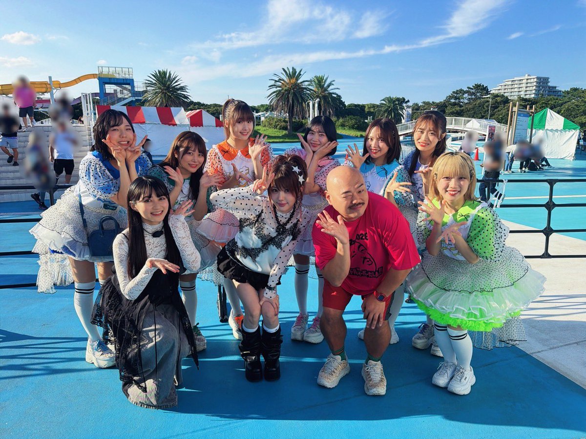 uug2_ami's tweet photo. #クロフェス2026 ありがとうございましたあ！！！稲毛海浜公園プールは「いなぷー」！なのですね📝

#にきちゃん 今年は新メンバーちゃんを加えて参戦させていただいたしん！パワー倍増で皆様に届けっ！！！❤️‍🔥

クロちゃんさん、田中れいなさん、お写真ありがとうございます、、！🥹✨ https://t.co/hH7l4zNcYL