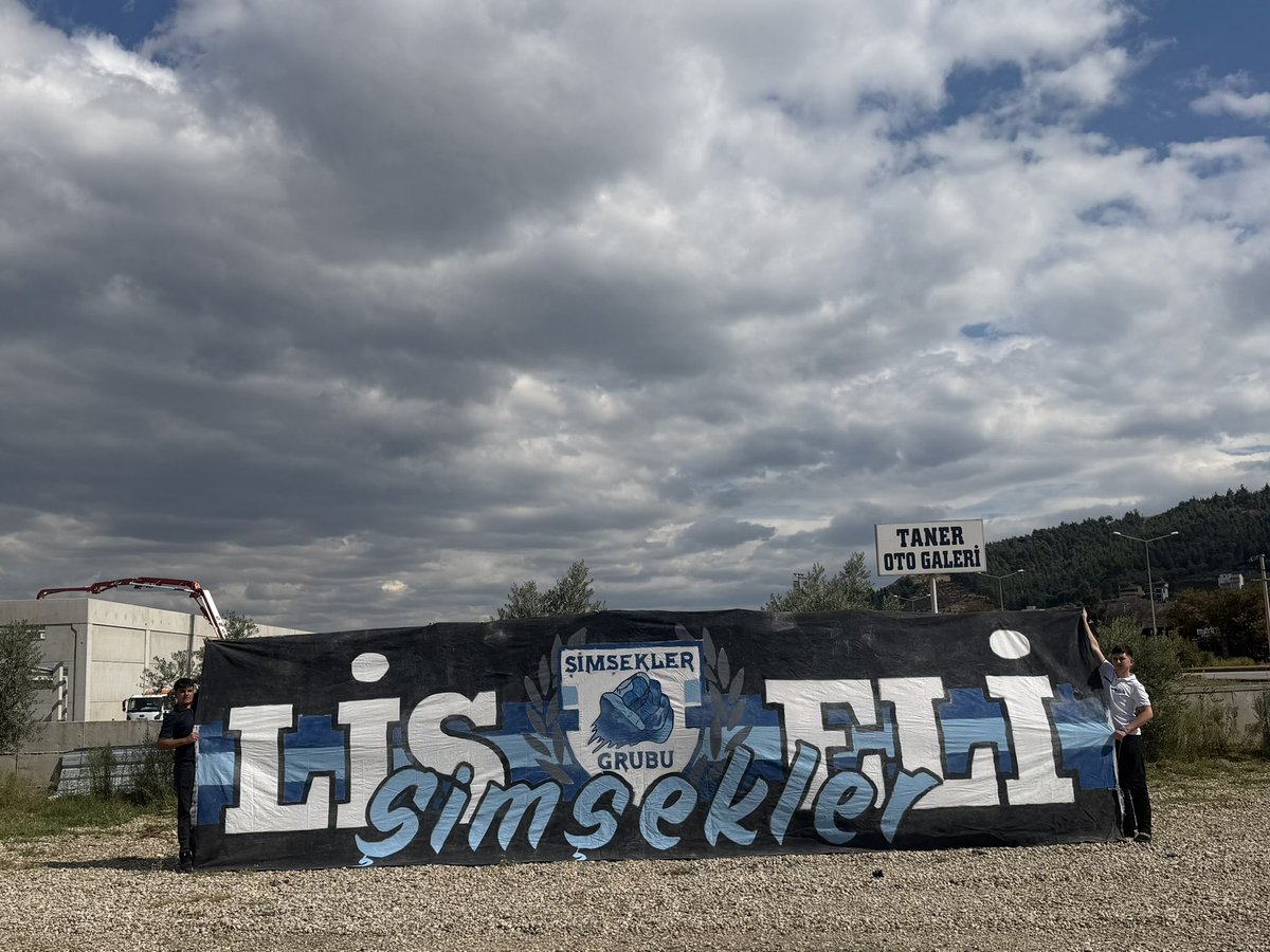 simseklerlise's tweet photo. Sadece yeter yaşasın renkler,
Kafana göre koş DEMİRSPOR..

Adana Demirspor’umuzu yalnız bırakmamak için Menemen yolundayız.

#LiseliŞimşekler
#YaşasınDemirspor https://t.co/5ulvstAgJu