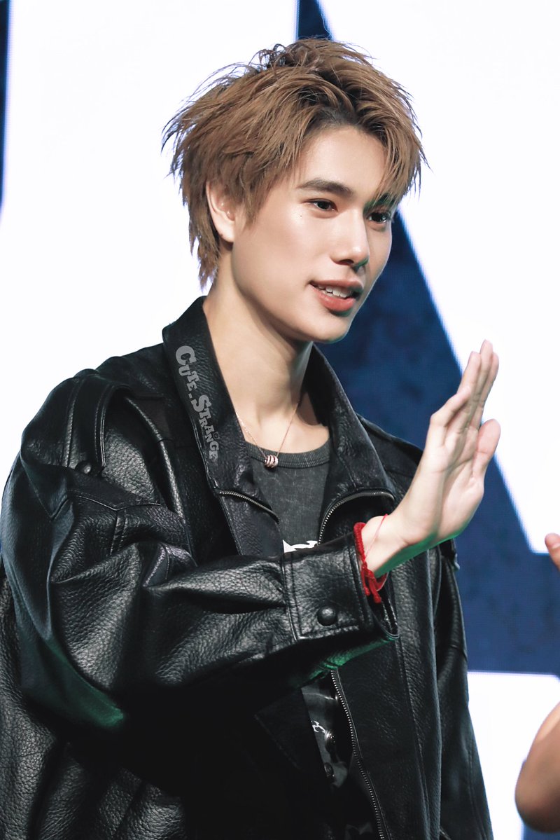Cute_Strange07's tweet photo. HT～

PHUWIN 1ST FANCON IDN 
#2026Phuwin1stFanconinIndonesia 

@phuwintang
 #phuwintang #winniethephu https://t.co/BuAHM3MCyr